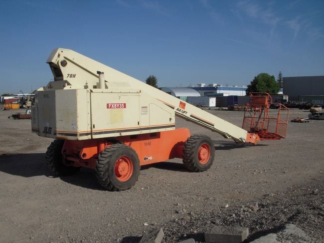 JLG 70H Spec Sheet