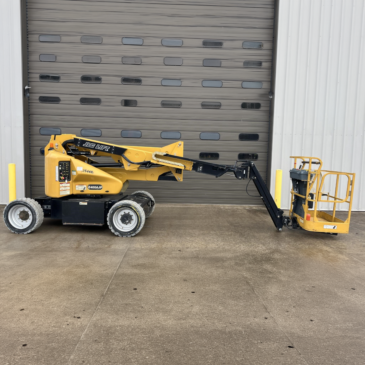 JLG E400AJP Spec Sheet