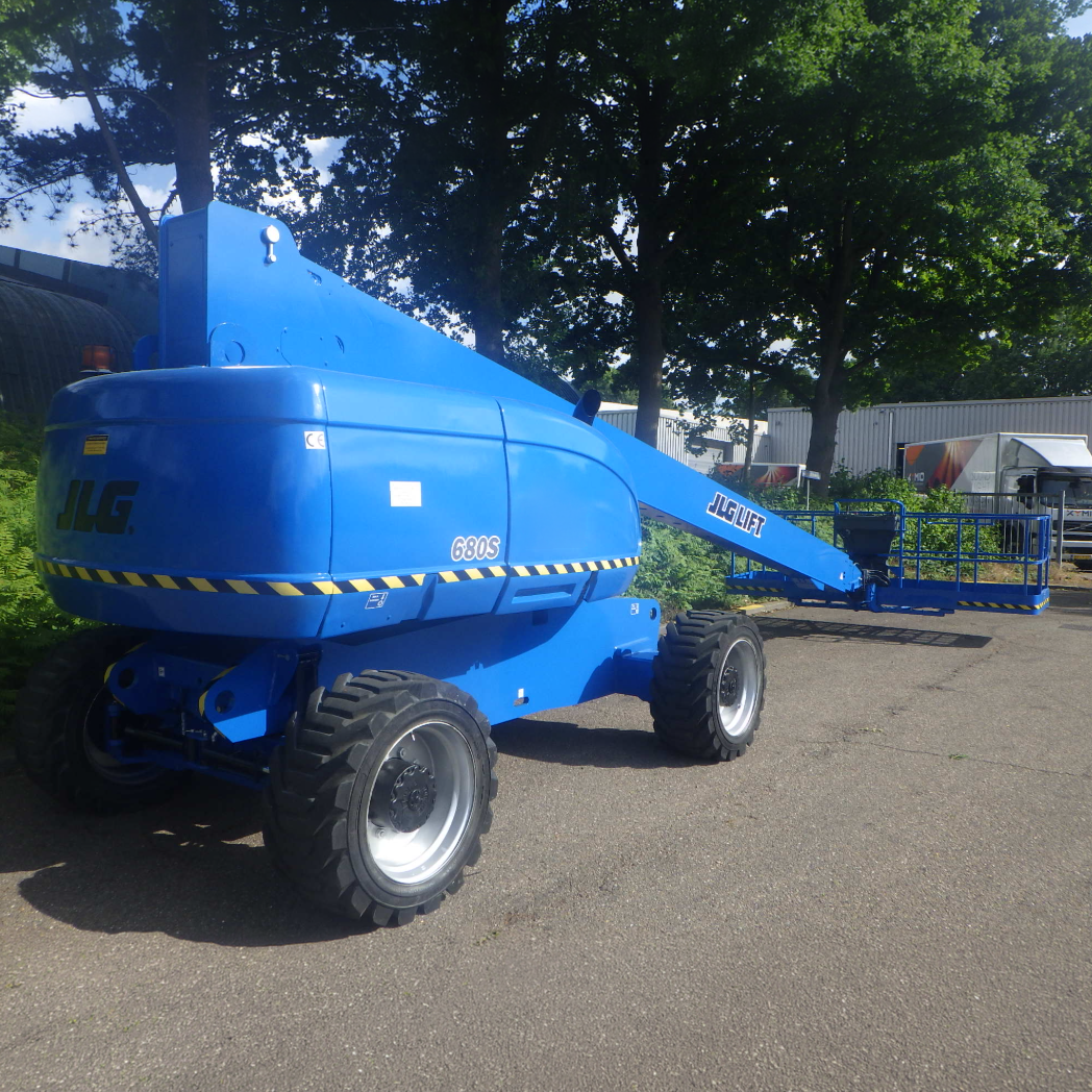 JLG 680S