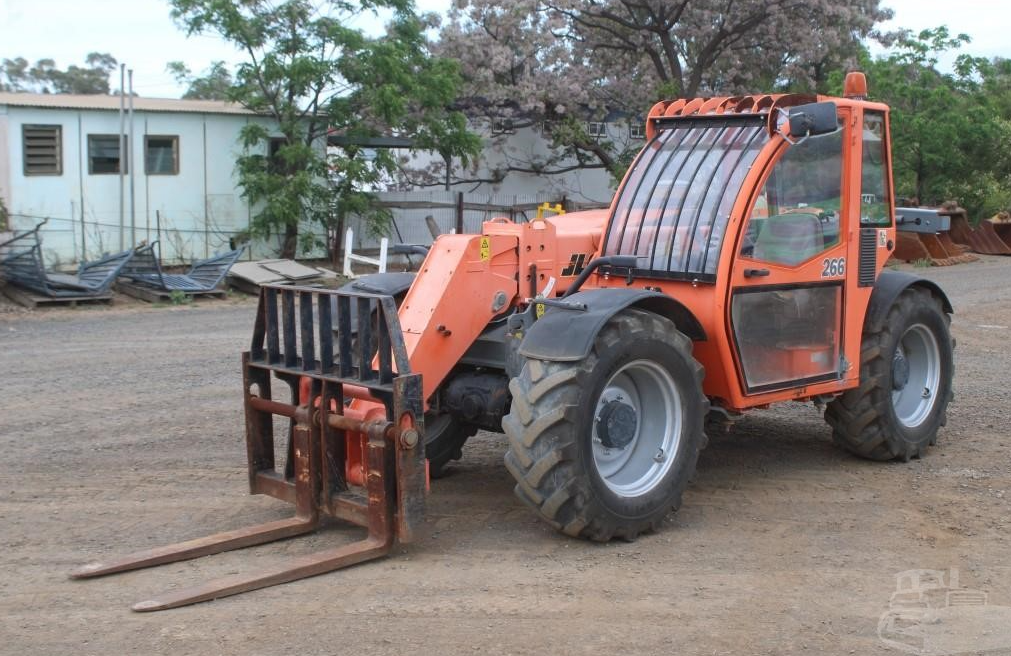 JLG 266