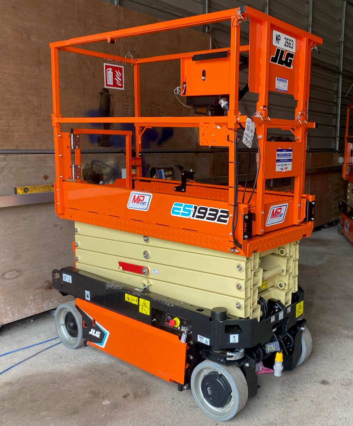 JLG ES1932